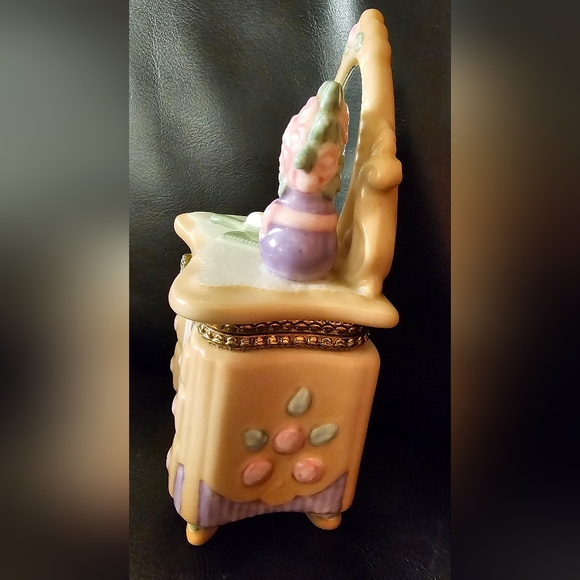Precious Moments Dresser Vanity Ceramic Hinged Trinket Box 1997 Collectible - Picture 9 of 12